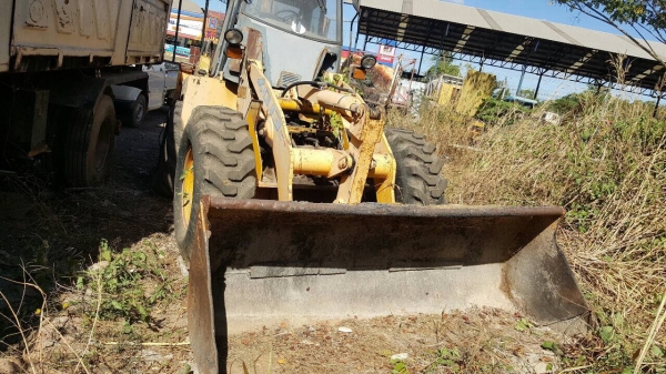 ขาย รถหน้าตักหลังขุด 4X4 สภาพพร้อมใช้งาน เอกสารใบซื้อขาย ราคาต่อรองได้ครับ