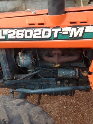 รถแทรกเตอร์คูโบต้า 26 แรง โฟวิลสภาพดีพร้อมใช้งานแถมผานหลังให้ด้วย