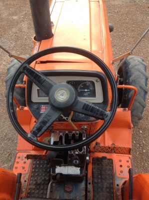 รถแทรกเตอร์คูโบต้า 26 แรง โฟวิลสภาพดีพร้อมใช้งานแถมผานหลังให้ด้วย