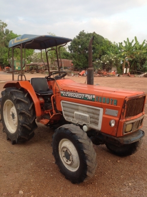 รถแทรกเตอร์คูโบต้า 26 แรง โฟวิลสภาพดีพร้อมใช้งานแถมผานหลังให้ด้วย