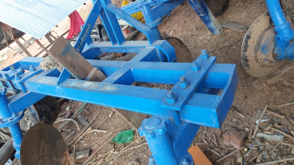 หางยกร่องใส่รถไถฟอร์ดเกษตรลำนารายณ์