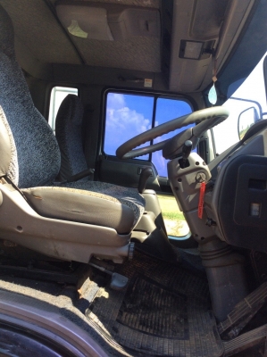 HINO10ล้อ หัวสมอ เพลาเดียว( ตู้ สูง 2.5 ม.) เครื่อง HO7D195 แรง เครื่องดี ขับดี ครัทซีสวย ยางดี ขาย 550,000 บาท ศุภากร 081-1903107, 081-4252943