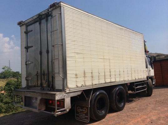 HINO10ล้อ หัวสมอ เพลาเดียว( ตู้ สูง 2.5 ม.) เครื่อง HO7D195 แรง เครื่องดี ขับดี ครัทซีสวย ยางดี ขาย 550,000 บาท ศุภากร 081-1903107, 081-4252943