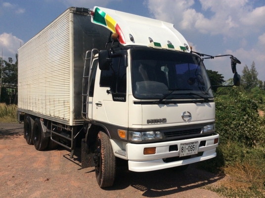 HINO10ล้อ หัวสมอ เพลาเดียว( ตู้ สูง 2.5 ม.) เครื่อง HO7D195 แรง เครื่องดี ขับดี ครัทซีสวย ยางดี ขาย 550,000 บาท ศุภากร 081-1903107, 081-4252943