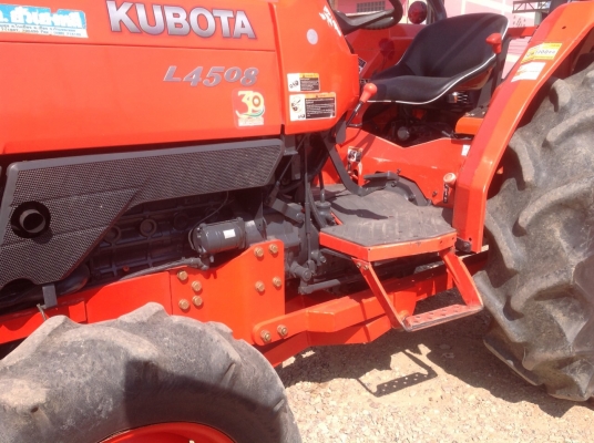 แทรกเตอร์คูโบต้า 4508 สภาพดีพร้อมใช้งานมีผานดันหน้าและ โรตารี่