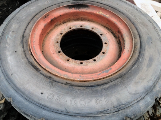 ขายยางตัน\% ขนาด 900-20,1000-20 พร้อมกะทะล้อ