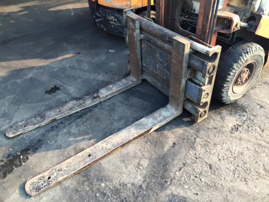 ฟอล์คลิฟต์ 1.5 ตัน Nissan FD15 รถเก่าญี่ปุ่น ฟอล์คลิฟต์ 1.5 ตัน Nissan FD15 รถเก่าญี่ปุ่น