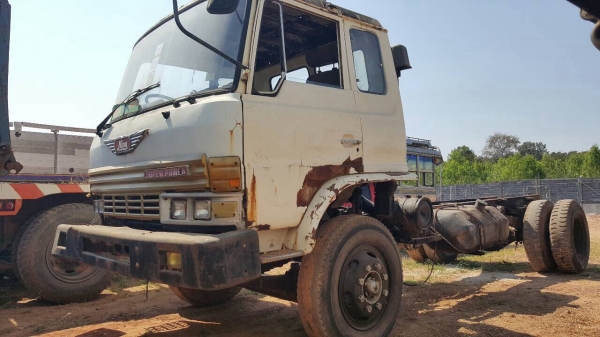 ขาย หัว-คัสซี 6 ล้อ ยาง 900 HINO เครื่อง EH700 168 แรงม้า เฟืองท้ายจัมโบ้ เบรคทิฟฟี่ พาวเวอร์ ทะเบียนพร้อมโอน