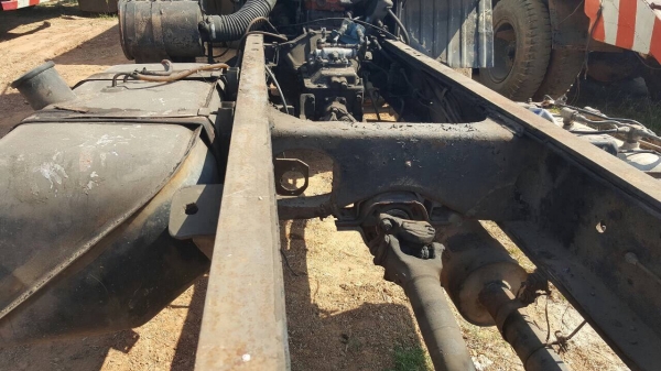 ขาย หัว-คัสซี 6 ล้อ ยาง 900 HINO เครื่อง EH700 168 แรงม้า เฟืองท้ายจัมโบ้ เบรคทิฟฟี่ พาวเวอร์ ทะเบียนพร้อมโอน