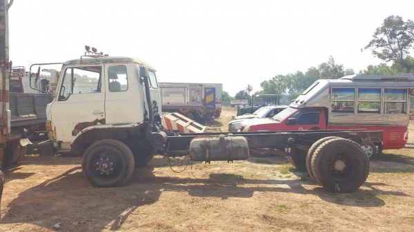 ขาย หัว-คัสซี 6 ล้อ ยาง 900 HINO เครื่อง EH700 168 แรงม้า เฟืองท้ายจัมโบ้ เบรคทิฟฟี่ พาวเวอร์ ทะเบียนพร้อมโอน