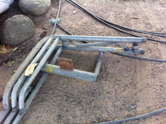 ขายคอกท้ายวีโก้พร้อมกระบองข้างบรรไดข้าง4ตัว3500บาท