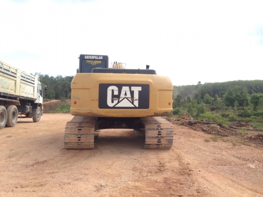 CAT 320D