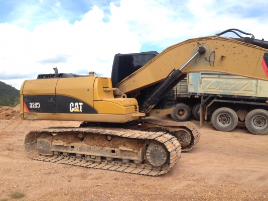 CAT 320D