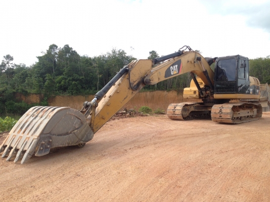 CAT 320D