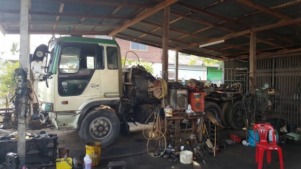 ขาย 10 ล้อ หัวลาก เพลาเดียว HINO FR270A หัว PROFIA เครื่อง EK100 260 แรงม้า ชาฟต์ละลายให้ไปซ่อมเอง เอกสารเล่มทะเบียนครบ
