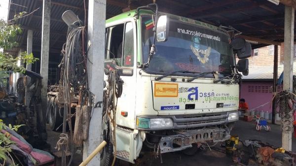 ขาย 10 ล้อ หัวลาก เพลาเดียว HINO FR270A หัว PROFIA เครื่อง EK100 260 แรงม้า ชาฟต์ละลายให้ไปซ่อมเอง เอกสารเล่มทะเบียนครบ