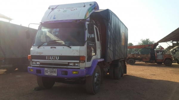 ขายด่วนรถ10ล้อISUZU ROCKY 210พ่วงลูก3คานเต็มดั๊มช่วงล่างยอร์คยาว6ม.ตัวแม่ เครื่อง240 เกียร์อิตัน มีไดร์ช่วงล่าง240 2เพลาไม่ดั้ม