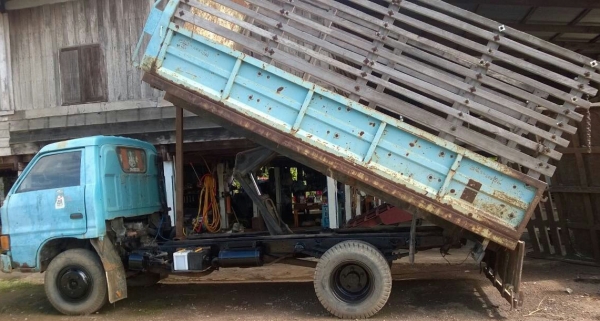 หกล้อ อีซูซุ KS 100 ดั้มค็อกเกษตร สภาพดีเดิมๆพร้อมใช้ ราคา 235,000บ เบาๆ เอาไว้ขับเข้าไร้ ทะเบียนพร้อมโอน