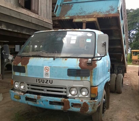 หกล้อ อีซูซุ KS 100 ดั้มค็อกเกษตร สภาพดีเดิมๆพร้อมใช้ ราคา 235,000บ เบาๆ เอาไว้ขับเข้าไร้ ทะเบียนพร้อมโอน