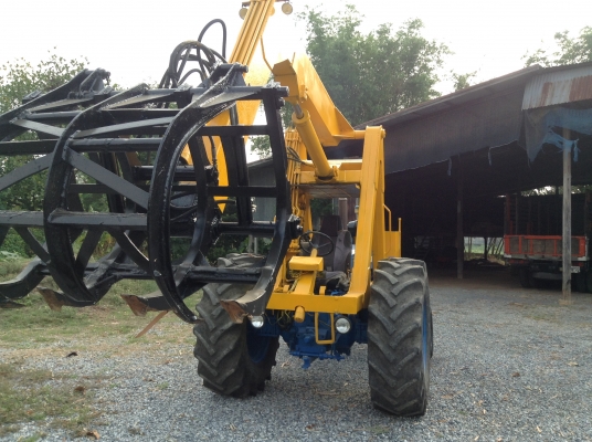 รถไถฟอดร์รุ่น6600ทำรถคีบอ้อย มือสอง สภาพพร้อมใช้งาน