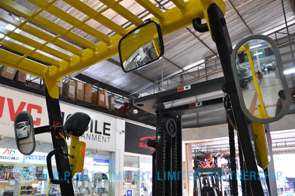 ขายรถโฟล์คลิฟท์มือสอง MITSUBISHI  รุ่น FD20-0045  ราคา 215,000 บาท นำเข้าจากประเทศญี่ปุ่น 100\% ไม่เคยใช้งานในประเทศไทย