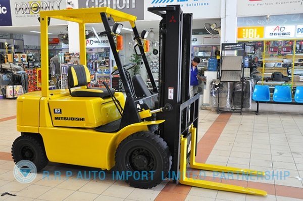 ขายรถโฟล์คลิฟท์มือสอง MITSUBISHI  รุ่น FD20-0045  ราคา 215,000 บาท นำเข้าจากประเทศญี่ปุ่น 100\% ไม่เคยใช้งานในประเทศไทย