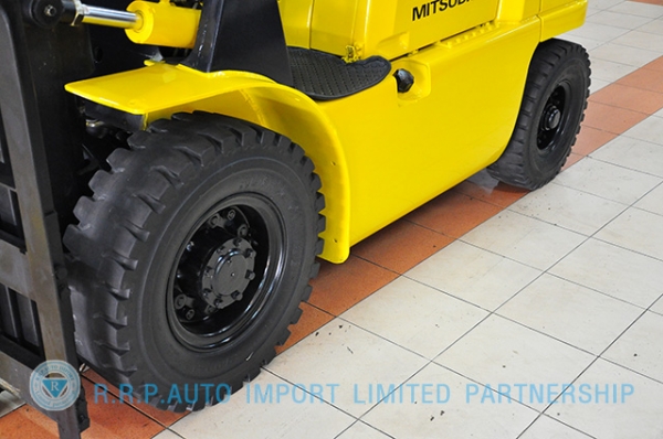 ขายรถโฟล์คลิฟท์มือสอง MITSUBISHI  รุ่น FD20-0045  ราคา 215,000 บาท นำเข้าจากประเทศญี่ปุ่น 100\% ไม่เคยใช้งานในประเทศไทย