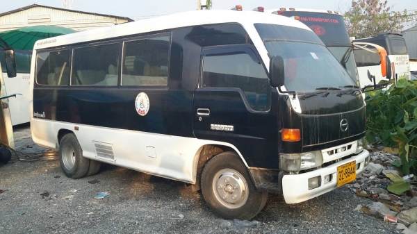 Hino รุ่น FA จากศูนย์ พร้อม TV42&quot; และโฮมเทียเตอร์