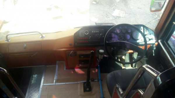 บัสแอร์ 12เมตร คัทซีวอลโว่ เบรคแห้ง พร้อมใช้ เครื่องเสียงครบ