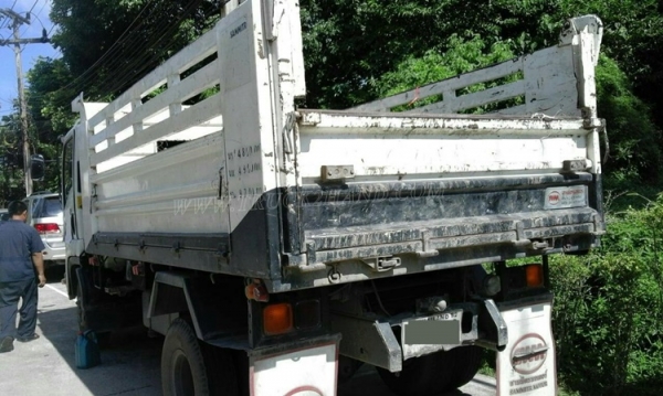 รถบรรทุก 6 ล้อดัมพ์  210 แรงม้า ปีจดทะเบียน  2554