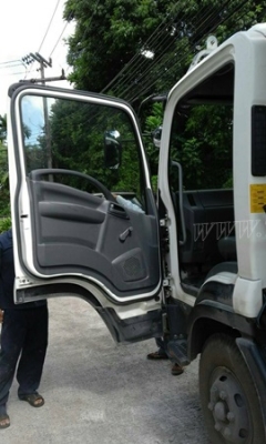 รถบรรทุก 6 ล้อดัมพ์  210 แรงม้า ปีจดทะเบียน  2554