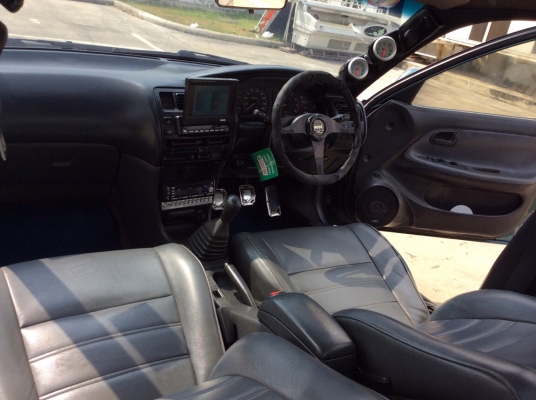 ขายรถพร้อมๆใช้ โตโยต้า โคโรล่าสามห่วง AE101 ปี94 เครื่องใหม่บล็อกเดิมหัวฉีด 1.6 เกียร์ธรรมดา ติดแก๊สLPG ใช้ได้2ระบบ เพาเวอร์ ไฟฟ้าทั้งคันปรับข้างไฟฟ้าใช้ได้หมด ภายในสวยๆสะอาดแอร์หนาว วิทยุCD/TV จอสไลด์ สีเงาสวยๆทั้งคัน แม็ก15" รถสวยพร้อมใช้ ขับดีมากๆ