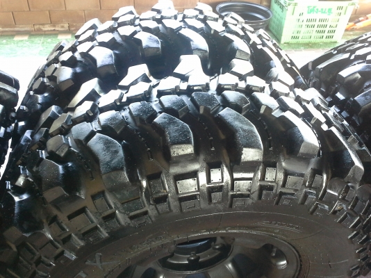 ขายยางตะขาบพร้อมแม็ก33/10.5/15
