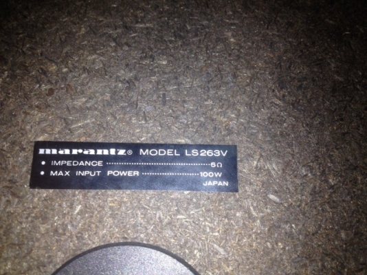 marantz ls263v ของมาจากญี่ปุ่นสภาพตามรูปขอบขาดตามสภาพครับ