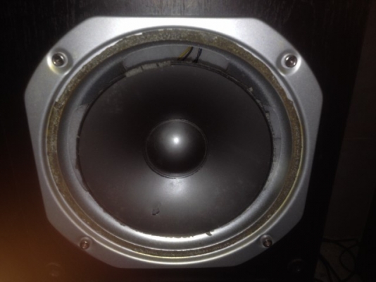 marantz ls263v ของมาจากญี่ปุ่นสภาพตามรูปขอบขาดตามสภาพครับ