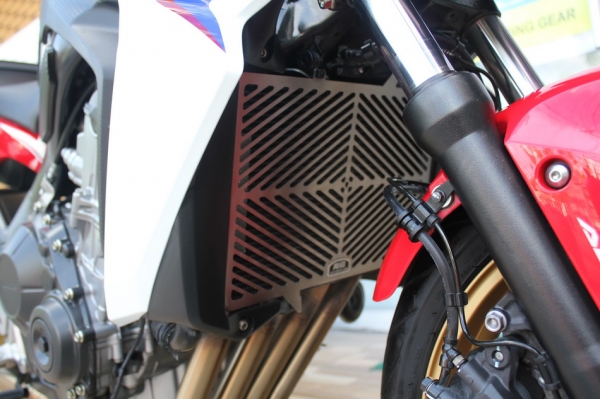 CB650f สภาพสวยพร้อมของแต่งทั้งคัน