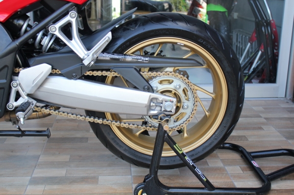 CB650f สภาพสวยพร้อมของแต่งทั้งคัน