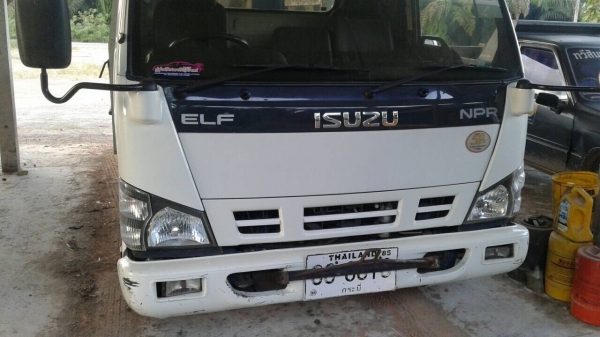 ขายรถ  6 ล้อ อีซูซุ NPR 130 แรง เครน 2.5 ตัน 4 ปอก 3 ชัก ปี 2551 รถสวยเดิม จัดแนนท์ได้ครับ สนใจติดต่อได้ที่ 081-9420141  ,  081-5715326