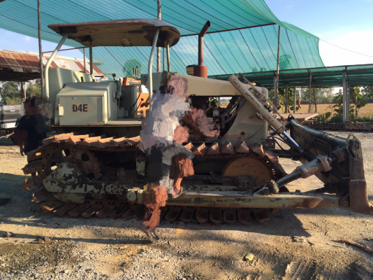 ขายรถแทรกเตอร์ CAT.D4E เกียร์ตัด ตีนเป็ด รถสวยราคา.420000 ต่อรอง สนใจคุยกันครับ