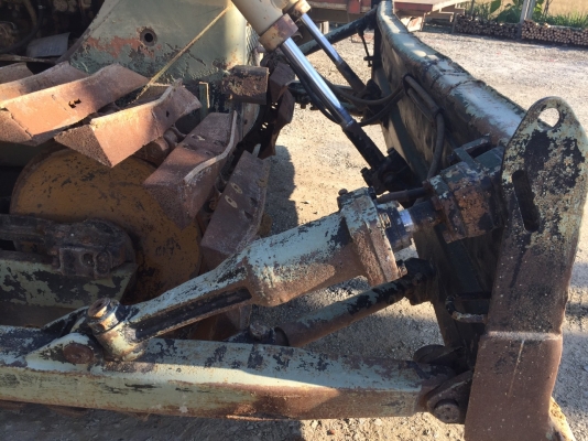 ขายรถแทรกเตอร์ CAT.D4E เกียร์ตัด ตีนเป็ด รถสวยราคา.420000 ต่อรอง สนใจคุยกันครับ