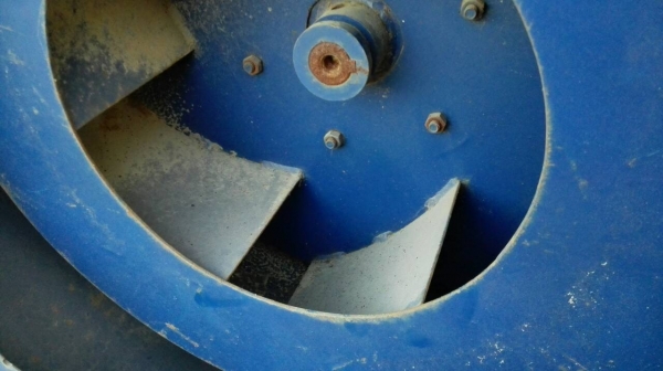 ** ขายแล้วครับ.** โบวเวอร์ เป่าอากาศ มอเตอร์ 5.5 HP. 2900 RPM. 380V. ใบพัด 18" รอบเร็ว ลมแรง วิ่งเงียบพร้อมใช้