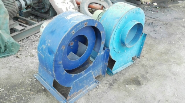 ** ขายแล้วครับ.** โบวเวอร์ เป่าอากาศ มอเตอร์ 5.5 HP. 2900 RPM. 380V. ใบพัด 18" รอบเร็ว ลมแรง วิ่งเงียบพร้อมใช้