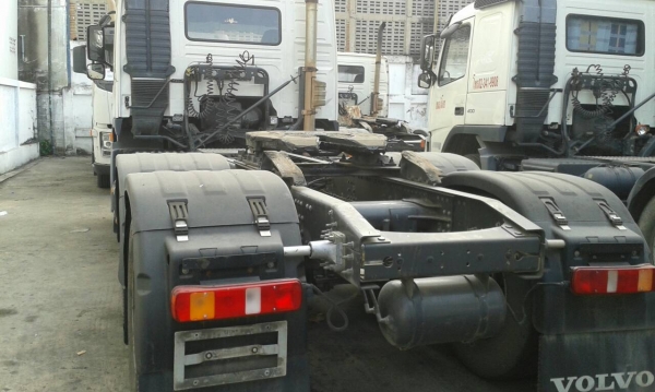 ขายด่วนครับ หัวลาก VOLVO 380 กับ 400 รถสภาพสวย พร้อมใช้งานครับ