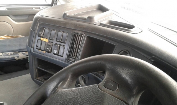 ขายด่วนครับ หัวลาก VOLVO 380 กับ 400 รถสภาพสวย พร้อมใช้งานครับ