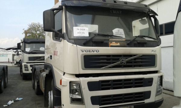 ขายด่วนครับ หัวลาก VOLVO 380 กับ 400 รถสภาพสวย พร้อมใช้งานครับ