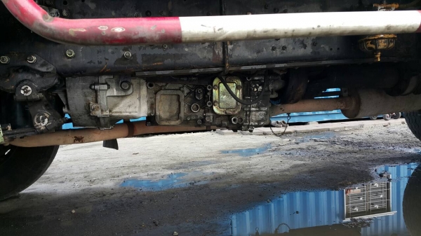 ขาย10ล้อ2เพลาช่วงล่างใหญ่195แรงรถห้างแท้เกียร์ZF