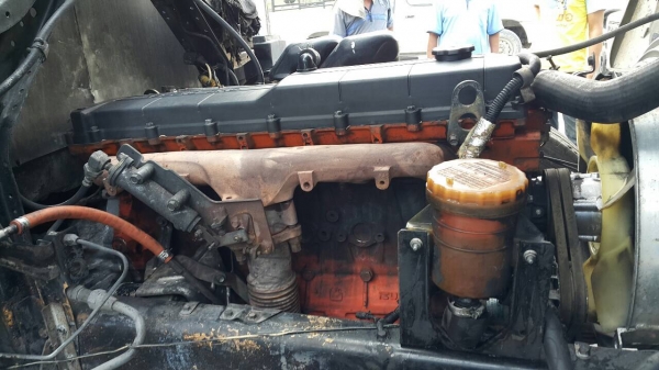 ขาย10ล้อ2เพลาช่วงล่างใหญ่195แรงรถห้างแท้เกียร์ZF