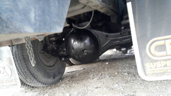 ขาย10ล้อ2เพลาช่วงล่างใหญ่195แรงรถห้างแท้เกียร์ZF