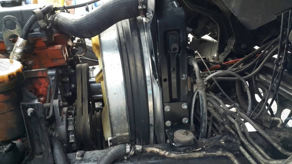 ขาย10ล้อ2เพลาช่วงล่างใหญ่195แรงรถห้างแท้เกียร์ZF