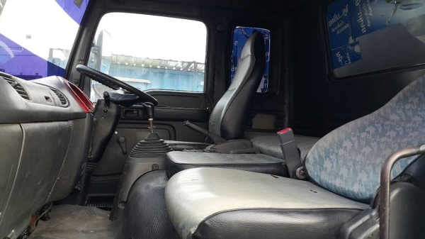 ขาย10ล้อ2เพลาช่วงล่างใหญ่195แรงรถห้างแท้เกียร์ZF